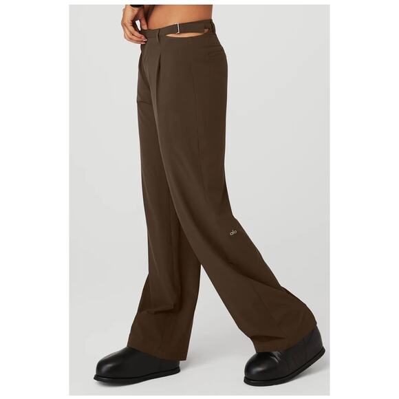 ALO Yoga Mid-Rise Showdown Trouser Women’s Size Medium Color Espresso - Picture 9 of 10
